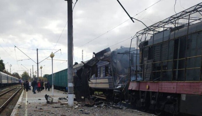 В результате атаки на вокзал в Шостке ранены десятки пассажиров, среди них — дети