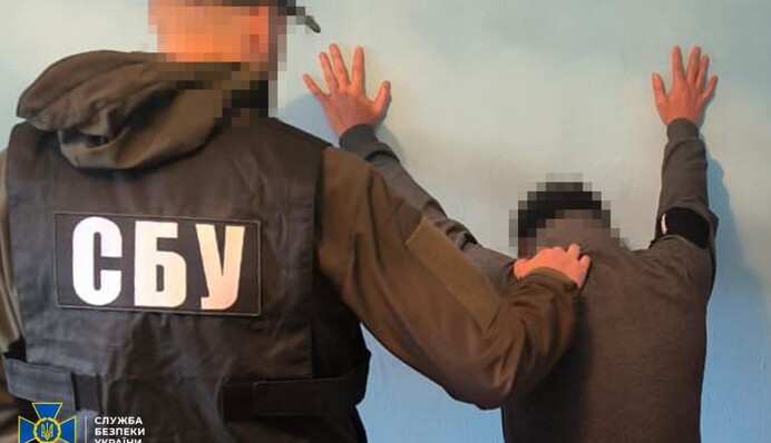 Збирали допомогу на ЗСУ: правоохоронці викрили на Запоріжжі шахраїв у формі