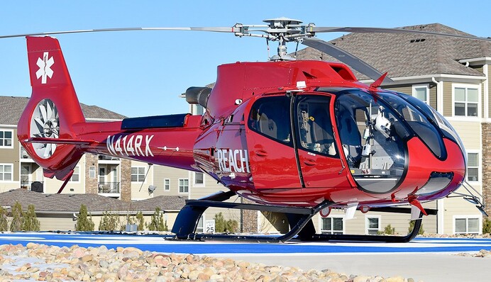 Гелікоптер медичної авіації впав на шосе у Каліфорнії – є постраждалі