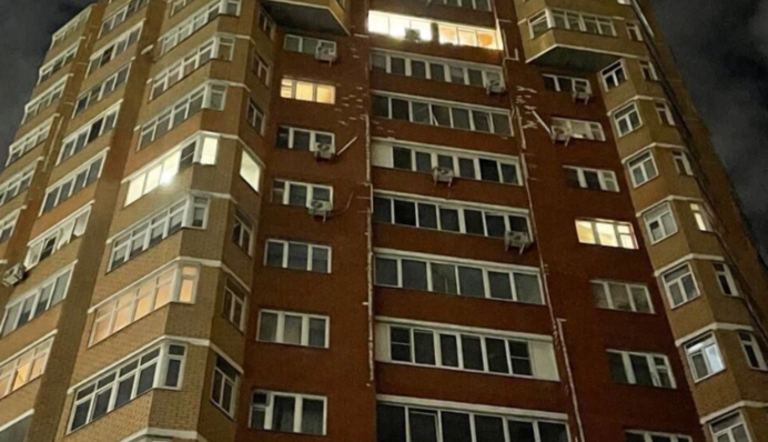 Намагалися збити дрон: російська ракета ППО вдарила по багатоповерхівці під Бєлгородом