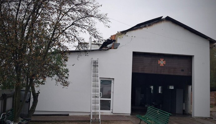 Чернігівщина: РФ вдарила по пожежній частині ДСНС у Семенівці