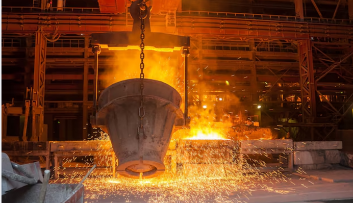 Один работник в металлургии обеспечивает работой еще восемь — топ-менеджер Метинвест