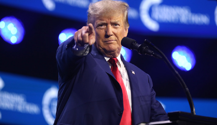 Трамп закликав ув’язнити мера Чикаго та губернатора Іллінойсу