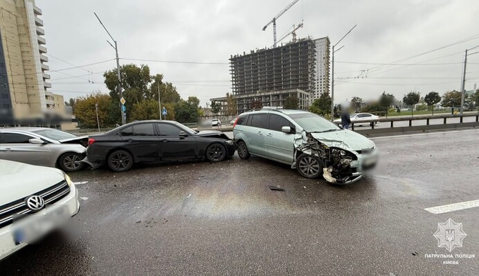 У Києві сталася масова ДТП