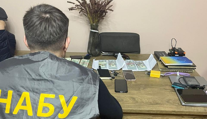 НАБУ й САП викрили прокурора ОГП та адвокатів на підбурюванні до хабаря на $3,5 млн