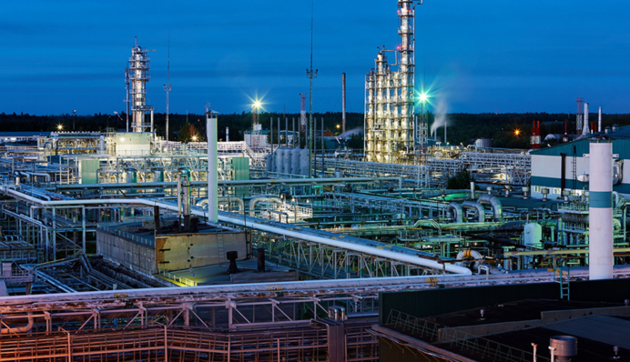 Генштаб: ВСУ поразили газоперерабатывающий завод и нефтеперегонную станцию ​​в Волгоградской области РФ