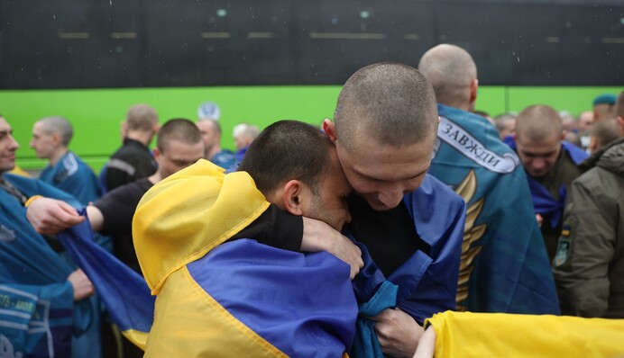 Після полону військові отримуватимуть 50 000 гривень щомісяця