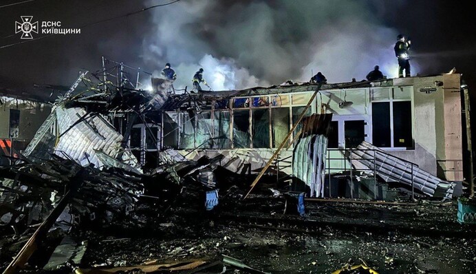 Масований обстріл Київщини: у ДСНС розповіли про ліквідацію наслідків російських атак