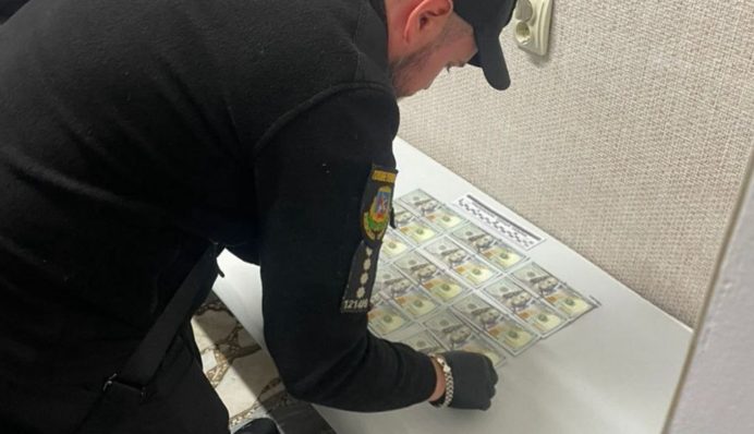 12 000$ за встановлення групи інвалідності: лікар на Київщині отримав підозру