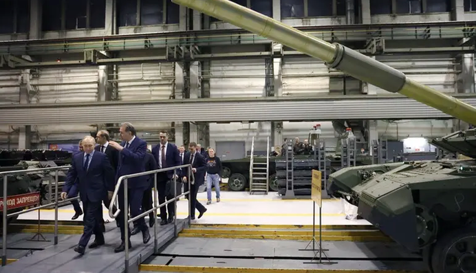 У Росії скорочують робочий тиждень на найбільшому танковому заводі