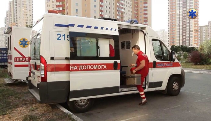 РФ атакувала дронем швидку допомогу в Херсоні: поранено водія