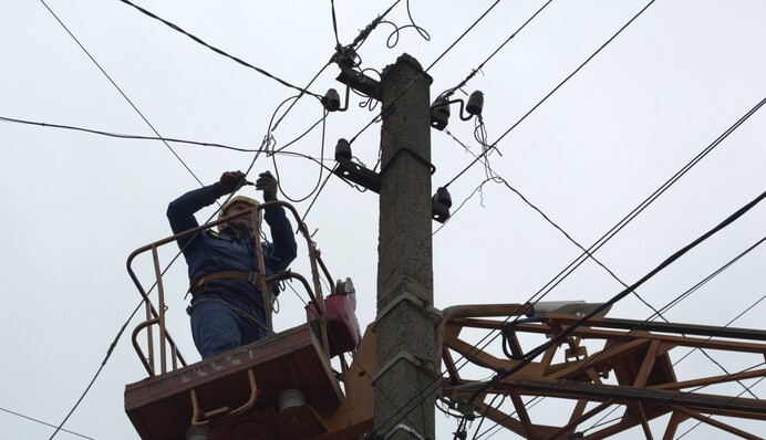 В результате вражеской атаки в Киевской области частично обесточены три населенных пункта, без света 9 607 семей