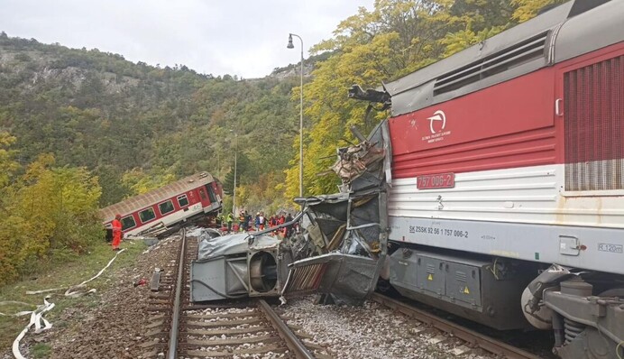 У Словаччині зіткнулися пасажирські поїзди, понад 20 людей зазнали поранень
