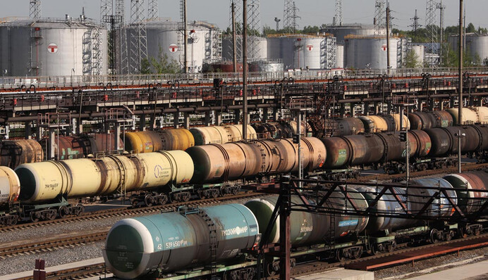 Розвідка: Росія може стати на 60% залежною від імпорту пального