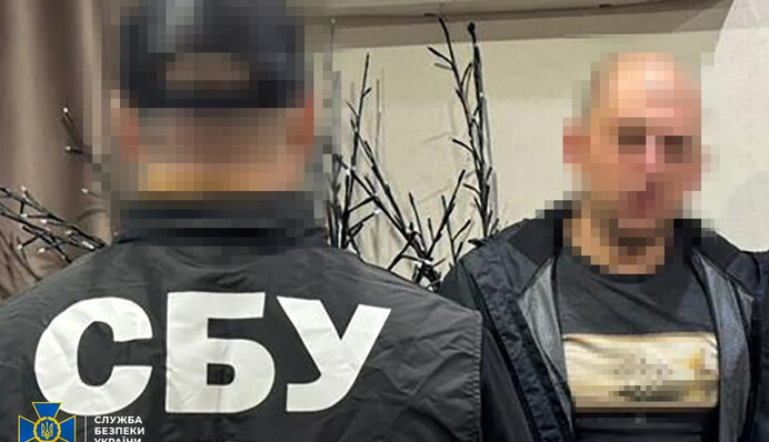 В Івано-Франківській області міграційники вимагали в іноземців гроші за продовження строку перебування в Україні