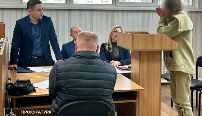 У Харкові мачуха до смерті побила трирічного хлопчика, її взяли під варту