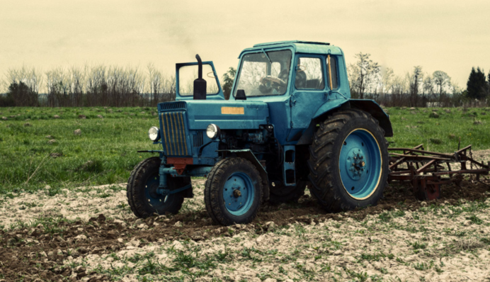 Під Запоріжжям росармія атакувала трактор у полі: одну людину поранено