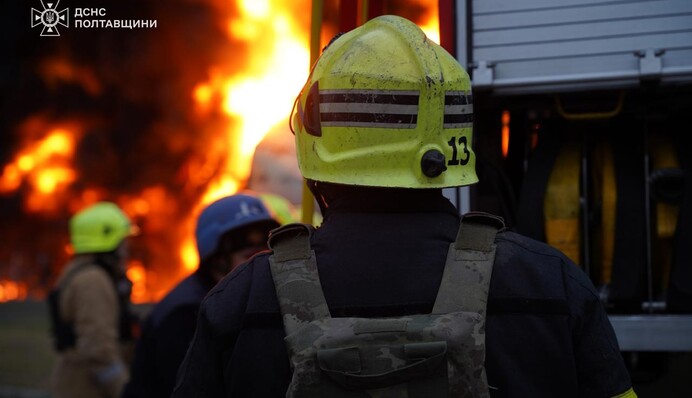 Зеленський: Росія вночі застосувала понад 300 дронів і 37 ракет для удару по Україні