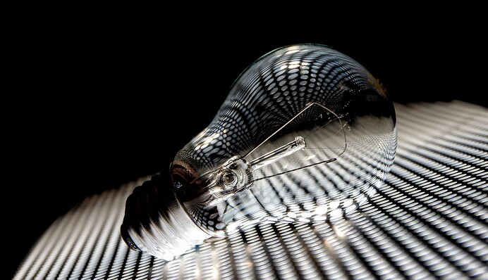 У Києві та низці областей ввели екстрені відключення світла