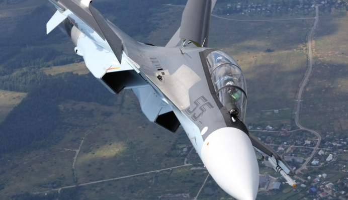 Истребитель Су-30СМ РФ разбился во время отражения атаки украинских дронов на Крым: подробности