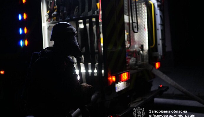 Росія атакувала Запоріжжя: влучила в адмінбудівлю та заклад освіти