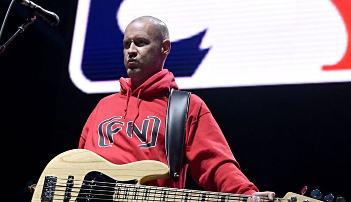 Умер бас-гитарист и соучредитель группы Limp Bizkit Сэм Риверс