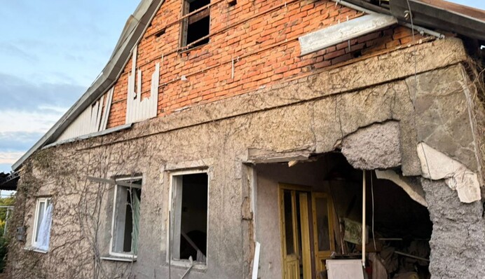 РФ нанесла удары дронами по жилым домам и магазинам в Днепропетровской области – ОВА