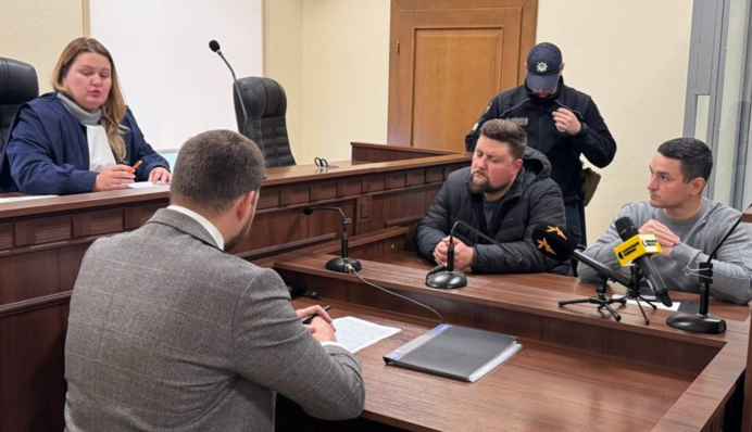 Избиение мужчины возле ТЦК в Киеве: суд избрал меру пресечения двум полицейским