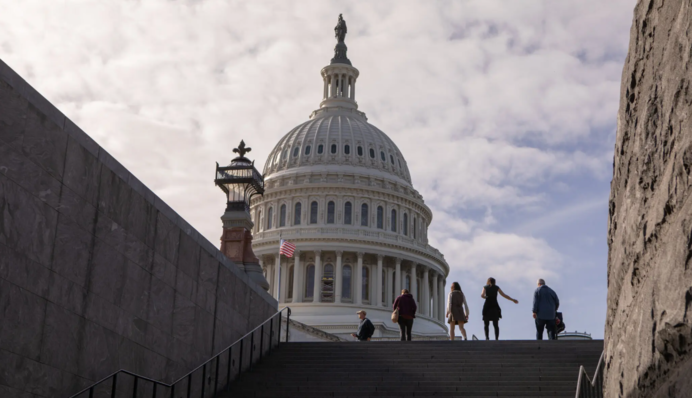 Politico: В Сенате США отложили рассмотрение санкций против России до встречи Трампа с Путиным