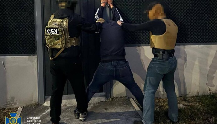 На Одещині СБУ затримала чоловіка, який намагався підірвати саморобні вибухівки біля ТЦК