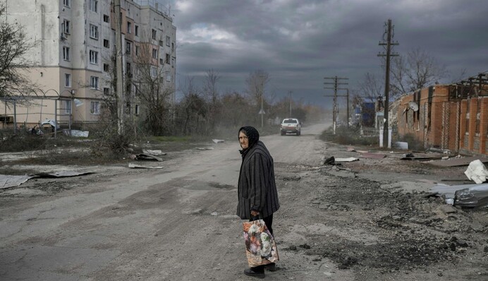 У Херсоні показали наслідки нічної атаки «Шахедами»: є поранені та руйнування