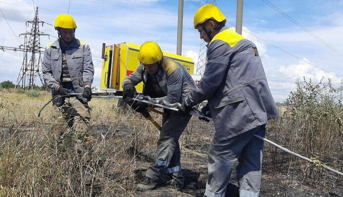 Енергетики не можуть розпочати ремонт на Чернігівщині через безперервну атаку дронів – Міненерго
