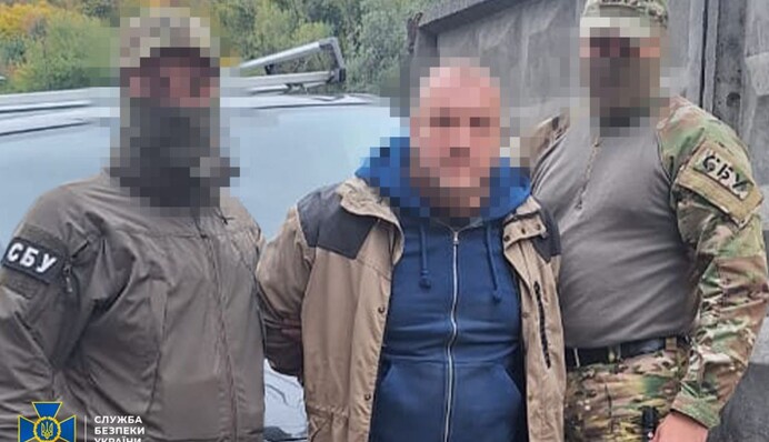 СБУ затримала киянина, який підозрюється у коригуванні атак окупантів по Київщині та Полтавщині