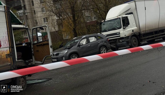 У Сумах росіяни атакували дроном проїжджу частину: постраждали дев'ять людей