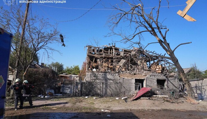 Росіяни атакували FPV-дроном автівку у Приморському: поранені двоє мирних жителів