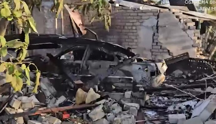 Войска РФ атаковали Корабельный район Херсона: ранены пожилые супруги