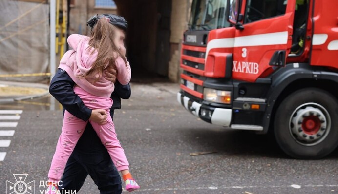 Россия ударила по детскому саду в Харькове: детей спасли, но есть жертвы среди коммунальщиков