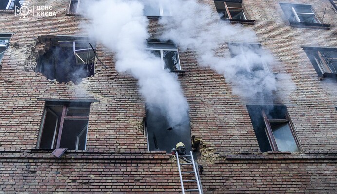 У КМВА розповіли про наслідки атаки РФ на Київ: руйнування у шести районах