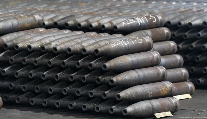 У Київській області рибалки знайшли у водоймі артилерійські снаряди