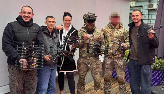 Владислава Молчанова и ее семья передали новую партию дронов для ВСУ: 