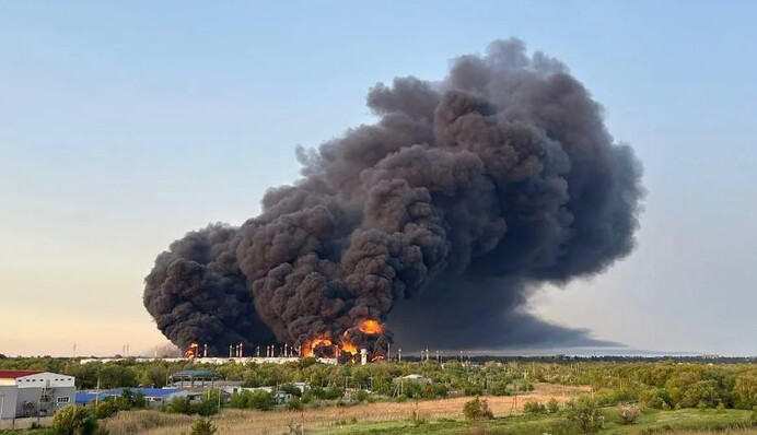 Нефтяная промышленность РФ: аналитик рассказал, как удары ВСУ влияют на армию и экономику