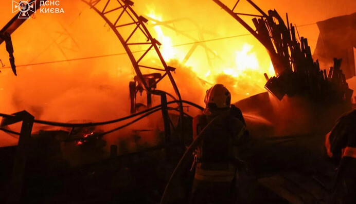 В Киеве продолжаются восстановительные работы после атаки дронов 23 октября: в КМВА рассказали деталиАтака дронів на Київ 23 жовтня: у КМВА розповіли