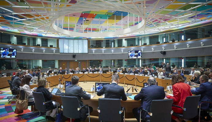 Bloomberg: Лідери ЄС відклали рішення щодо плану заморожених активів РФ до грудня