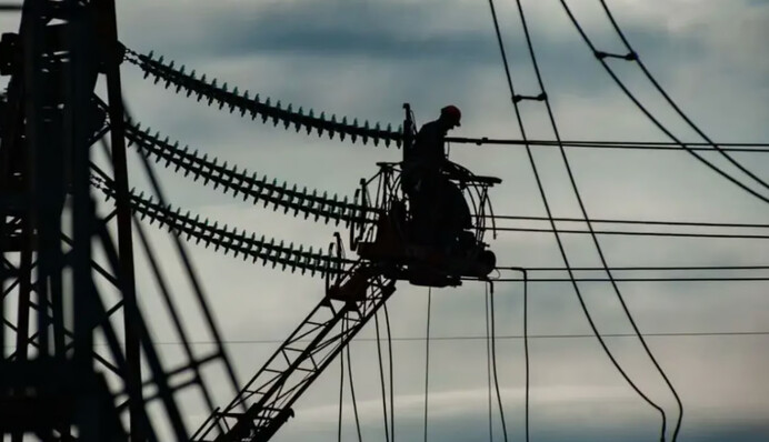 Энергетики восстанавливают свет в Чернигове: в горсовете рассказали о ситуации