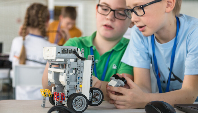 У школах України стартували «Уроки енергоефективності»: учнів навчатимуть раціонально споживати енергію