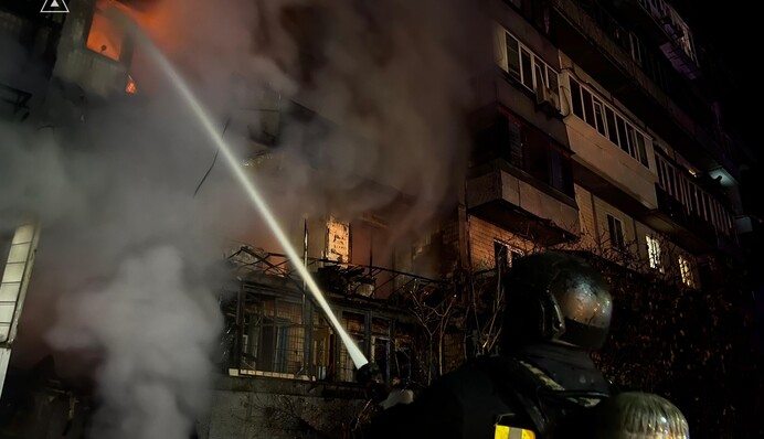 Ночная атака на Киев: повреждены многоэтажки, есть пострадавшие