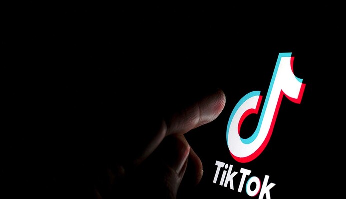 33 аккаунта в TikTok заблокированы из-за рекламы казино PlayCity