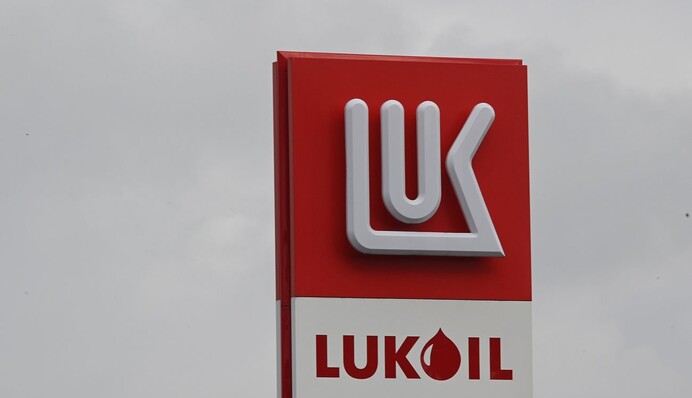 Лукойл планирует продажу международных активов из-за санкций США и союзников