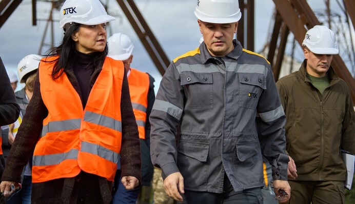 В ДТЭК показали немецкому министру работу по восстановлению разрушенной энергоинфраструктуры Украины