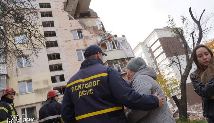 В Хмельницком взорвался газ в доме: продолжаются спасательные работы